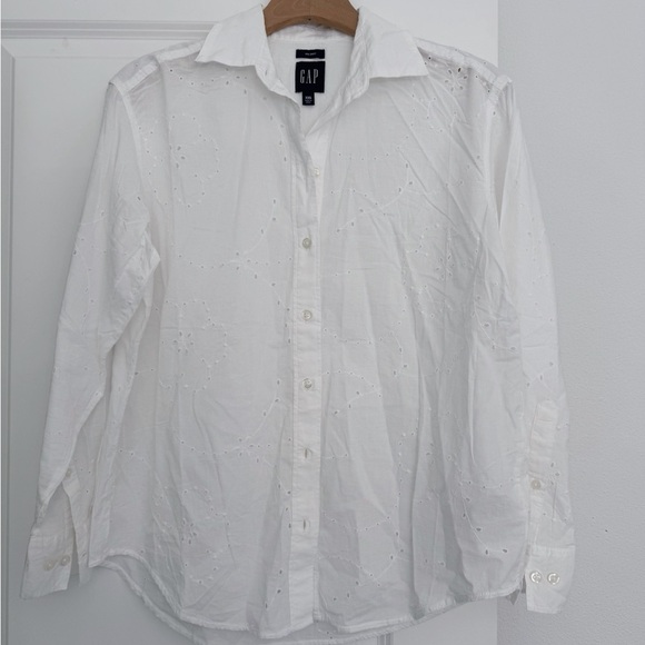GAP Tops - NEW Gap women’s white eyelet long sleeve button shirt top blouse size XS S